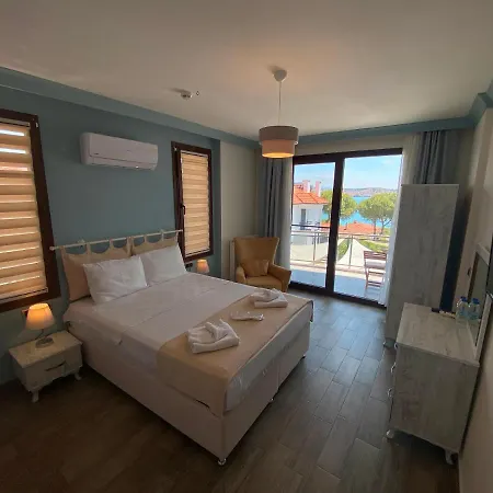 L'aura Cunda Island Hotel *